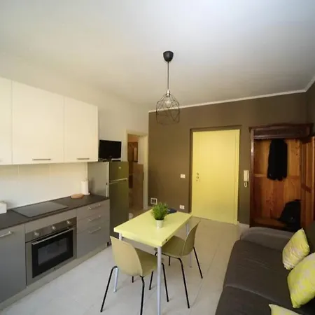 Cherasco Room Διαμέρισμα